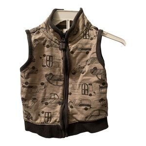 3/10$ Baby vest carters 9 months (see pics for design and colour)